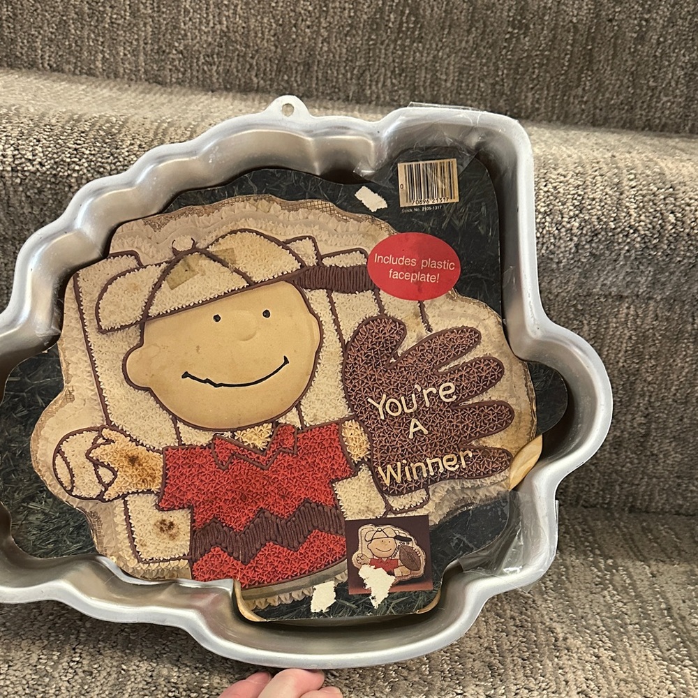 Wilton Charlie Brown with Baseball Glove cake pan, item number 2105-1317.
